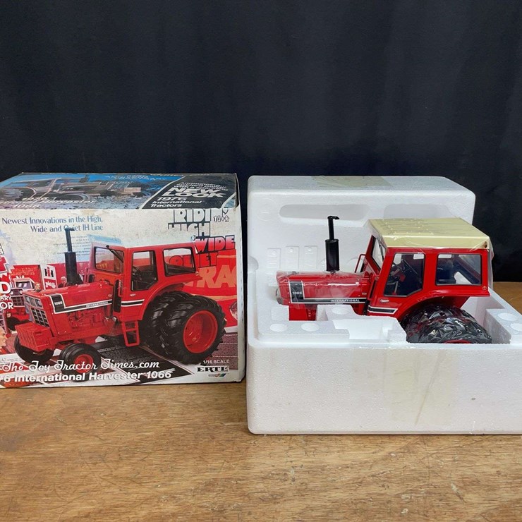 1/16 IH 1066 2006 TTT NIB Ertl