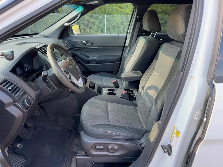 2013-ford-explorer-image-17