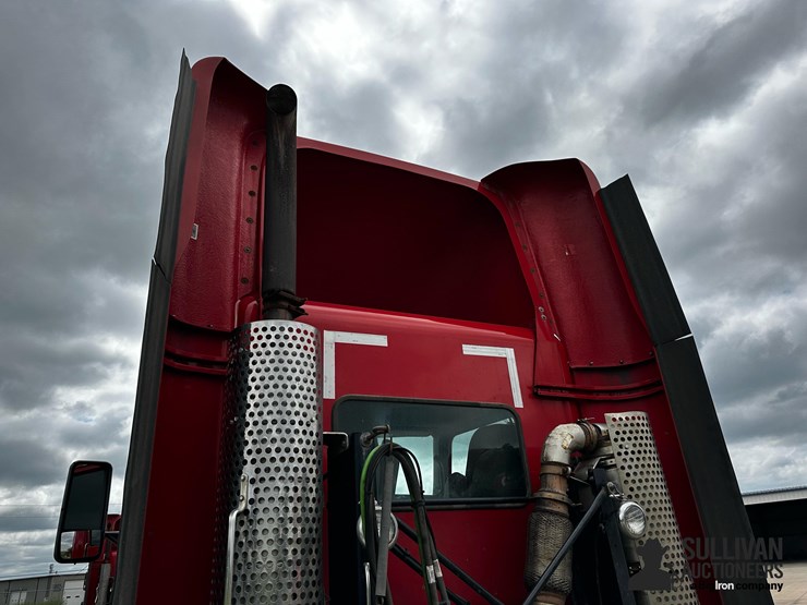 2015-kenworth-t440-image-14