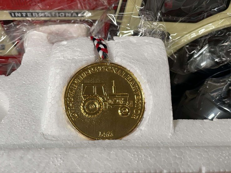 1/16-ih-1466-precision-nib-ertl-image-10