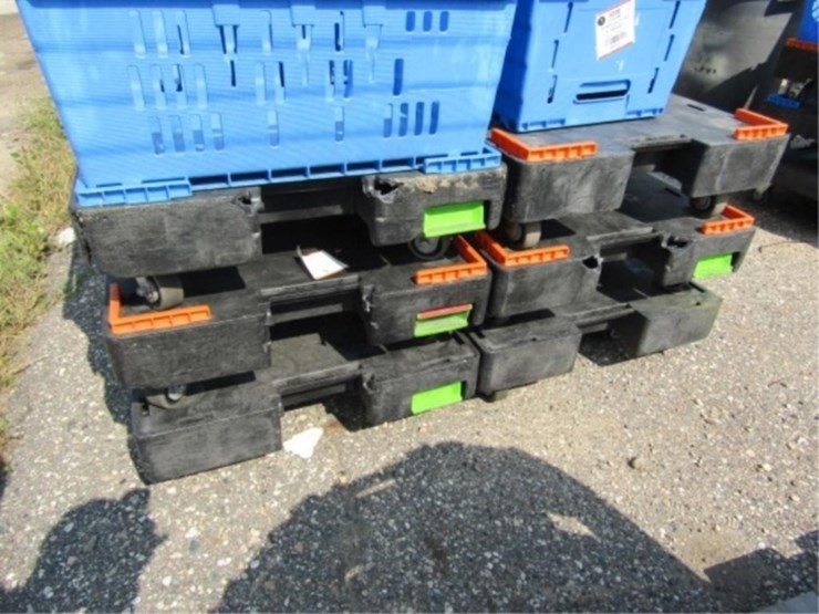 6-rolling-poly-carts-&-15-storage-bins-image-7