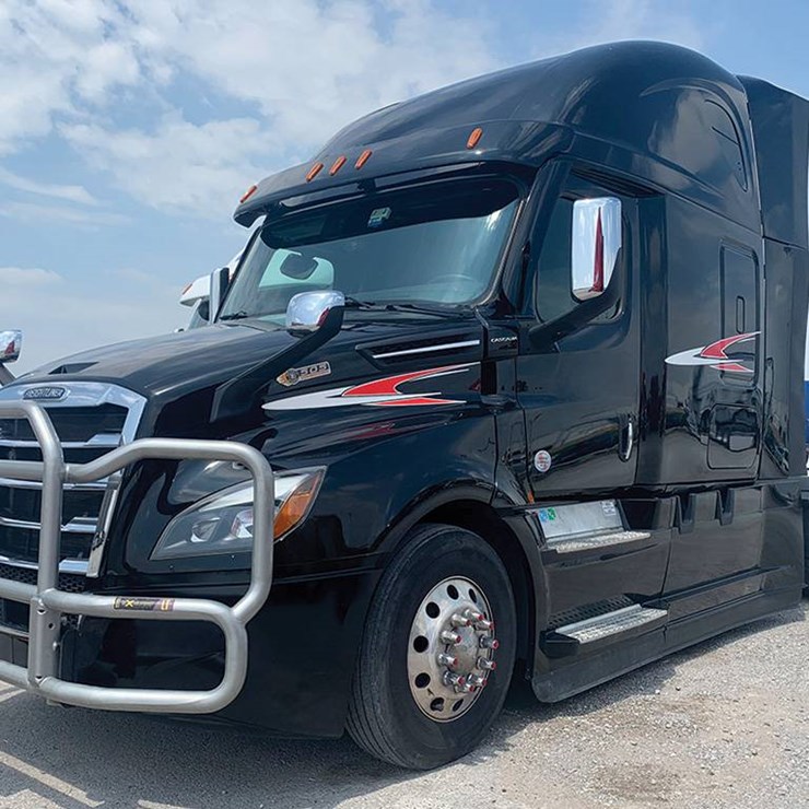 2021 FREIGHTLINER CASCADIA 126