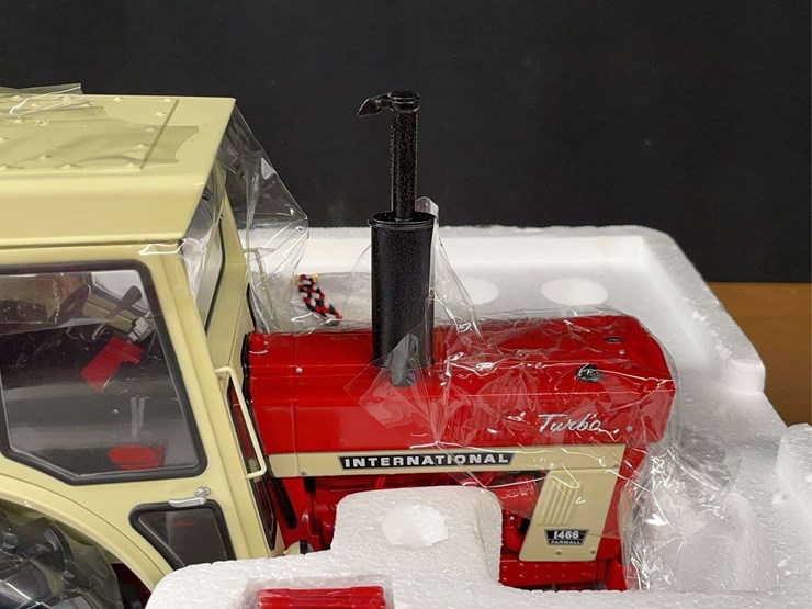 1/16-ih-1466-precision-nib-ertl-image-13