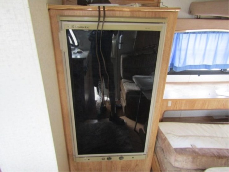 1992-layton-model-2000,bumper-pull-camper,2-doors-image-61