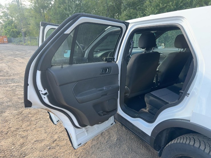 2013-ford-explorer-image-14