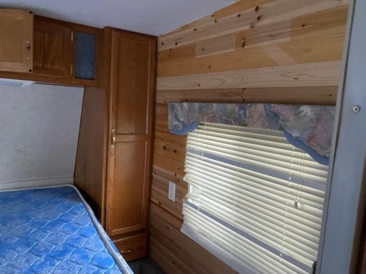 1999-prowler-ls-27-5j-5th-wheel-camper,tandem-axle-image-41