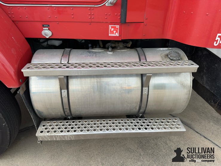 2016-kenworth-t440-image-12