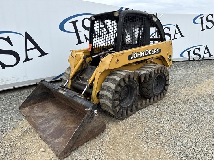 deere-240-image-1