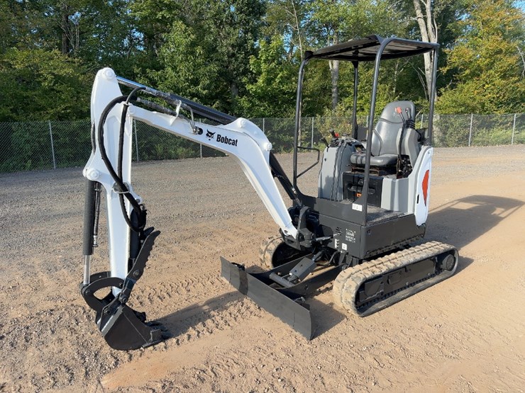 2022-bobcat-e20-image-1