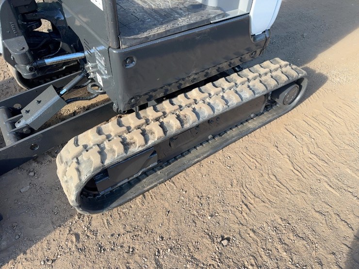 2022-bobcat-e20-image-24