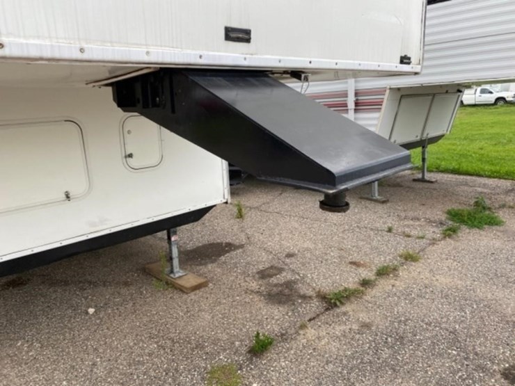 1999-prowler-ls-27-5j-5th-wheel-camper,tandem-axle-image-19
