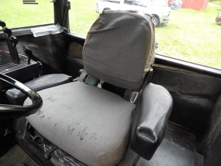 1981-john-deere-8440-image-45
