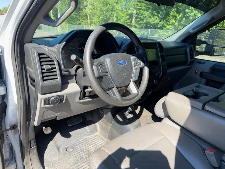 2019-ford-f550-xl-image-34