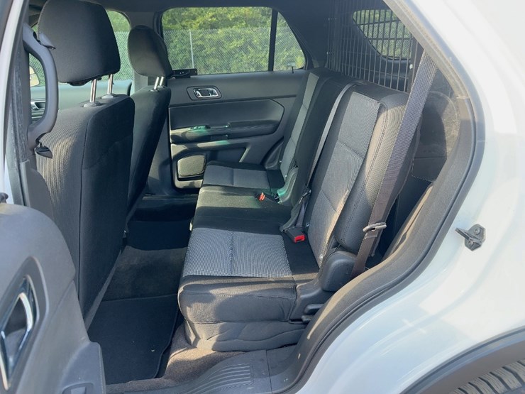 2013-ford-explorer-image-15