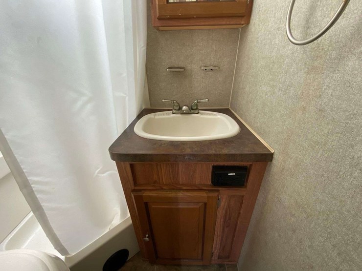 2015-forest-river-rockwood-roo-19-25ft-t/a-travel-trailer-image-16