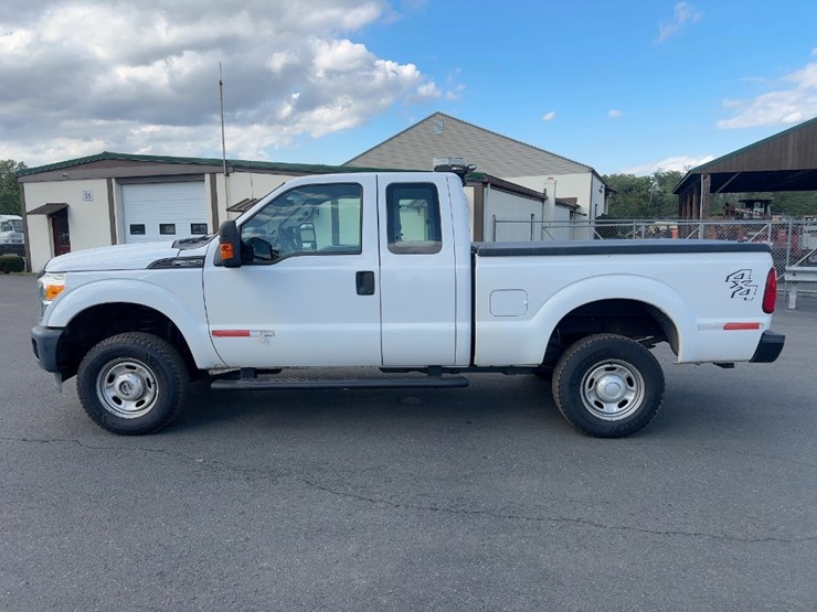 2016-ford-f250-xl-image-2