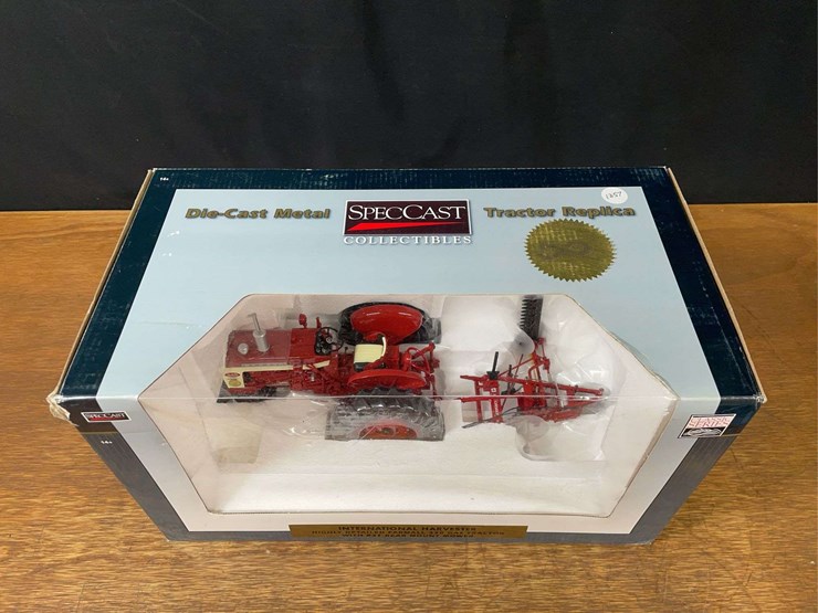 1/16-farmall-340-w/mower-2011-iowa-ffa-nib-sc-image-2