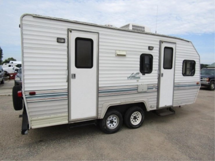 1992-layton-model-2000,bumper-pull-camper,2-doors-image-4