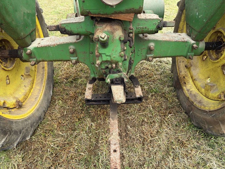 john-deere-b-image-8