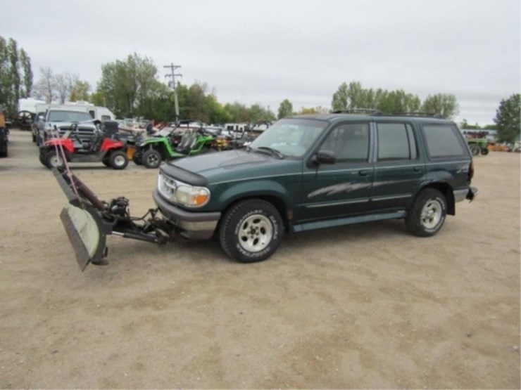 1997-ford-explorer-xlt-image-1