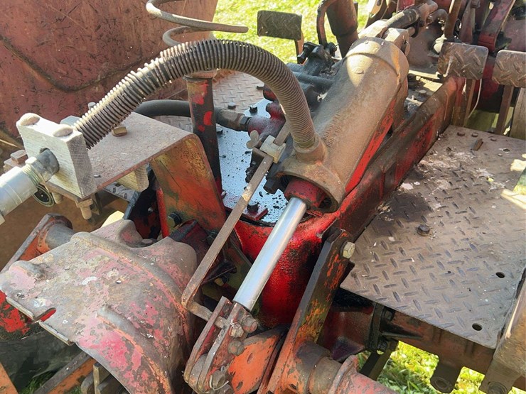 massey-ferguson-44-image-35