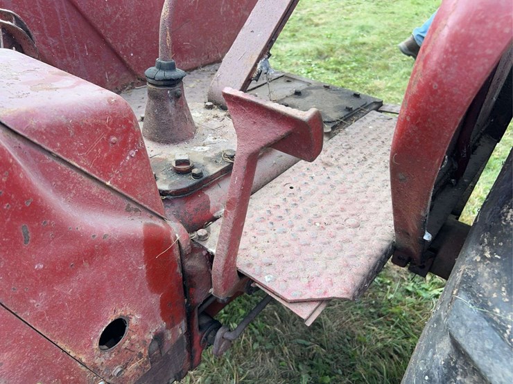 massey-ferguson-22-image-48