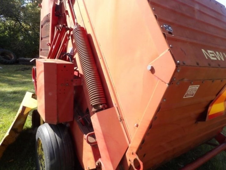 new-holland-852-image-10