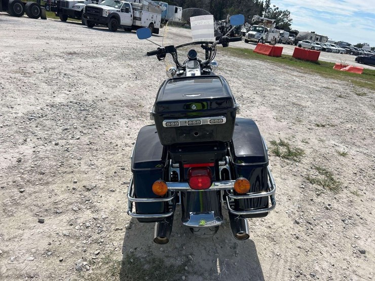 2021-harley-davidson-flhp-motorcycle-image-13