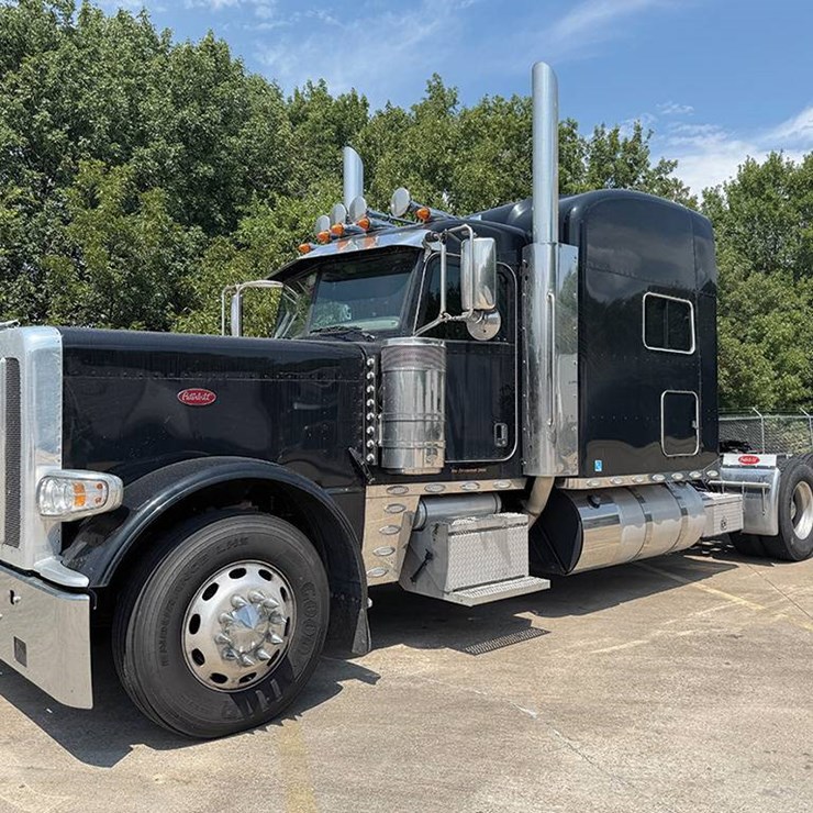 PETERBILT 389