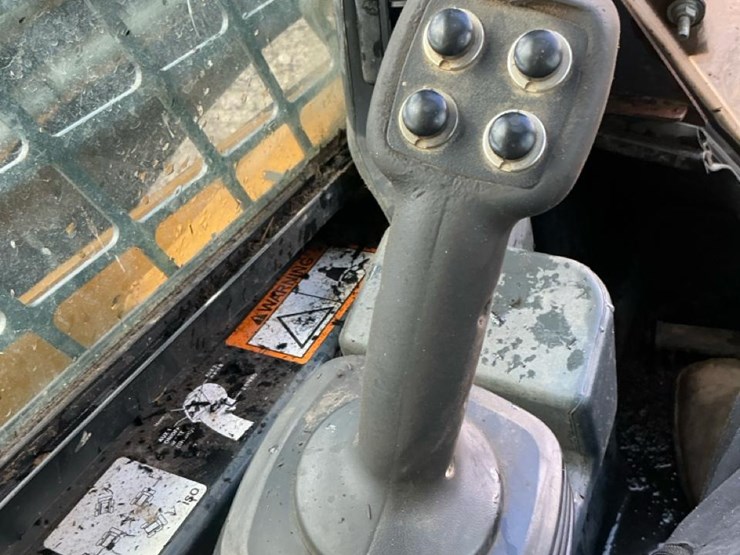 2014-deere-333e-image-41