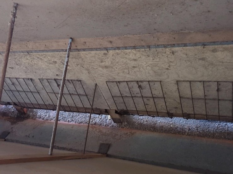 smidley-livestock-feeder-10'7"x5'x7'10"-image-11