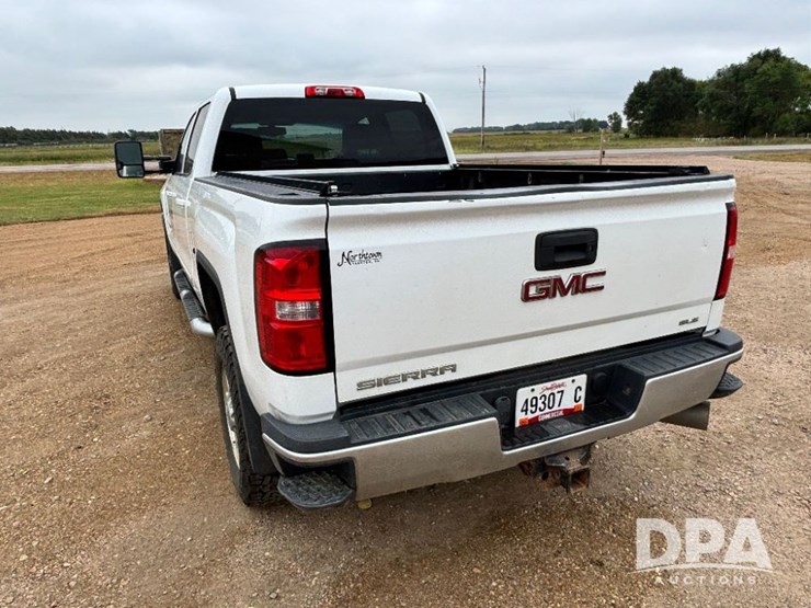 2015-gmc-sierra-2500hd-image-13