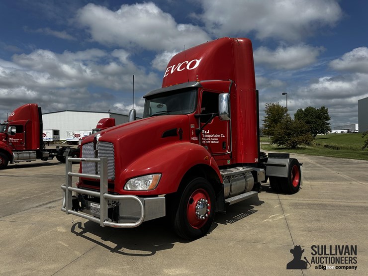 2012-kenworth-t440-image-1