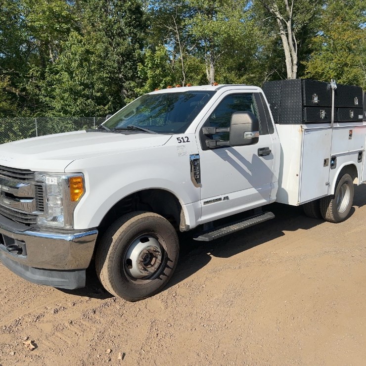 2017 FORD F350 XL