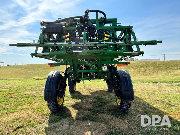 2018-john-deere-r4038-image-11