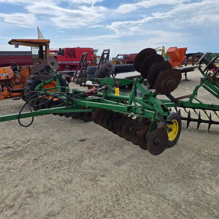 1970 JOHN DEERE 18