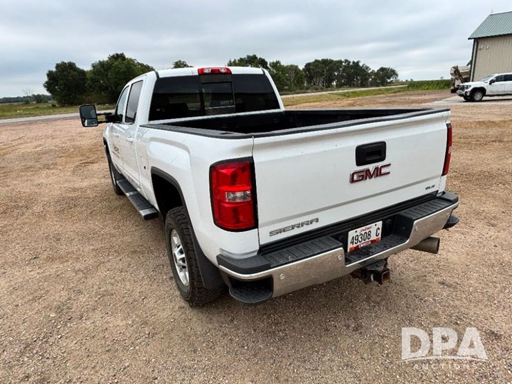 2017-gmc-sierra-2500hd-image-11