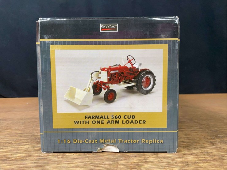 1/16-farmall-560-cub-w/loader-2013-pork-expo-nib-sc-image-3