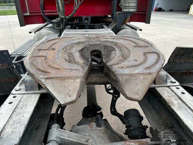 2010-kenworth-t800-image-16