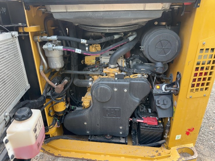 2020-caterpillar-299d3-xe-image-17