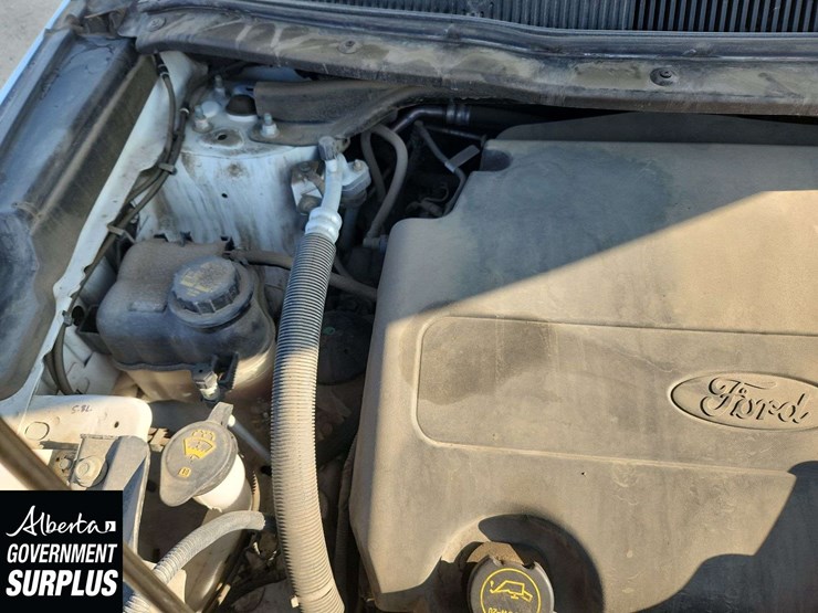2017-ford-explorer-image-28