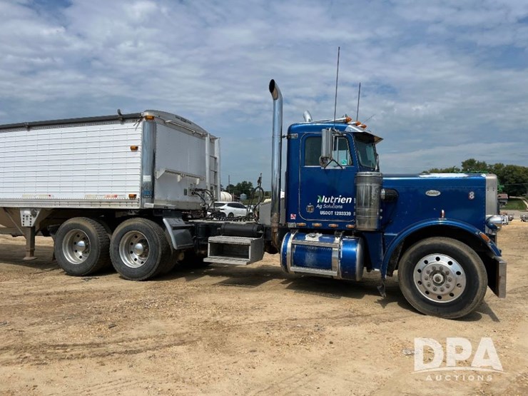 1984-peterbilt-359-image-7