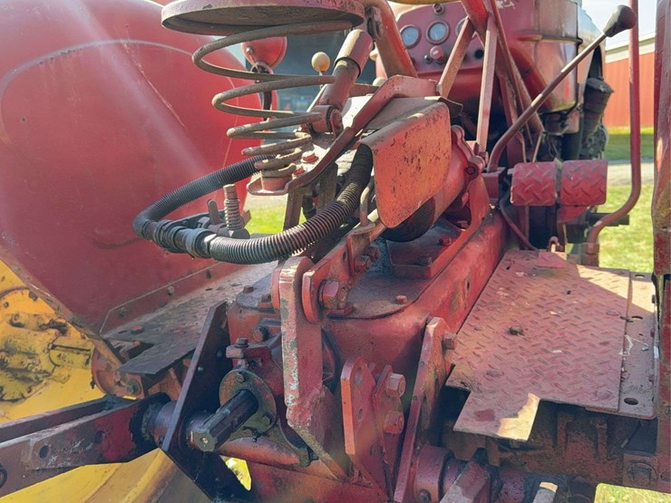 massey-ferguson-44-image-29