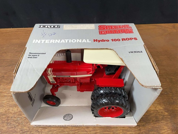 1/16-ih-hydro-100-nib-ertl-image-2