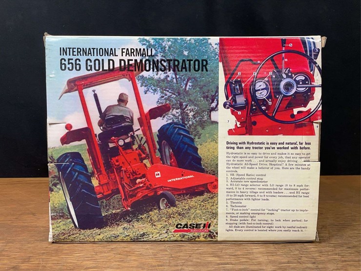 1/16-ih-656-gold-demonstrator-2011-nftm-nib-ertl-image-4