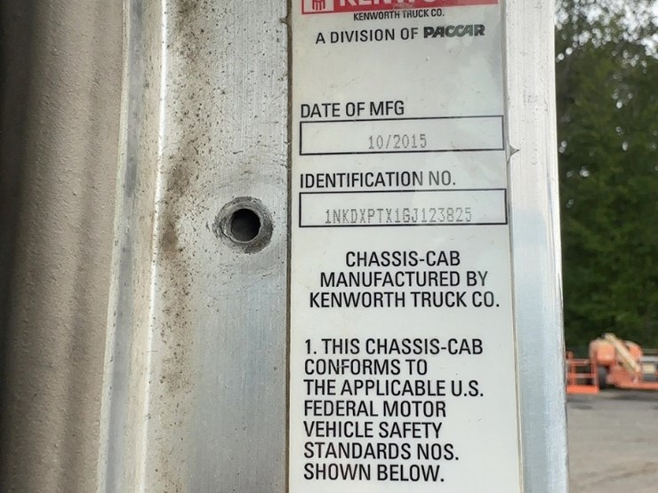 2016-kenworth-t800-image-37