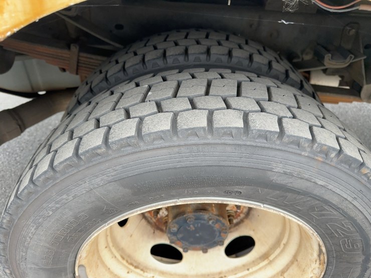 2008-ford-f550-xl-image-11