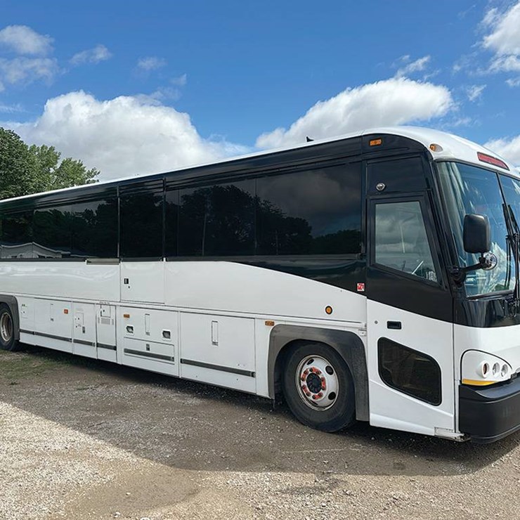 2005 MCI D4505