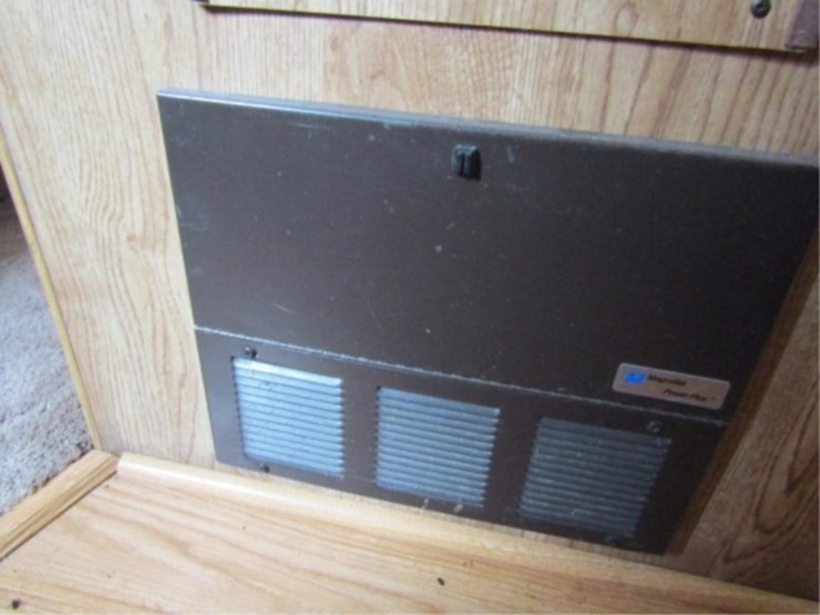1992-layton-model-2000,bumper-pull-camper,2-doors-image-32