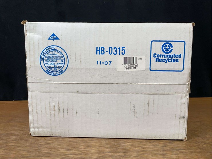 1/16-farmall-806-nib-sm-image-22
